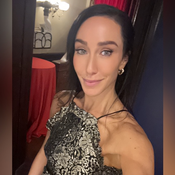 Meet your Posher, Stefanie - Picture 1 of 1